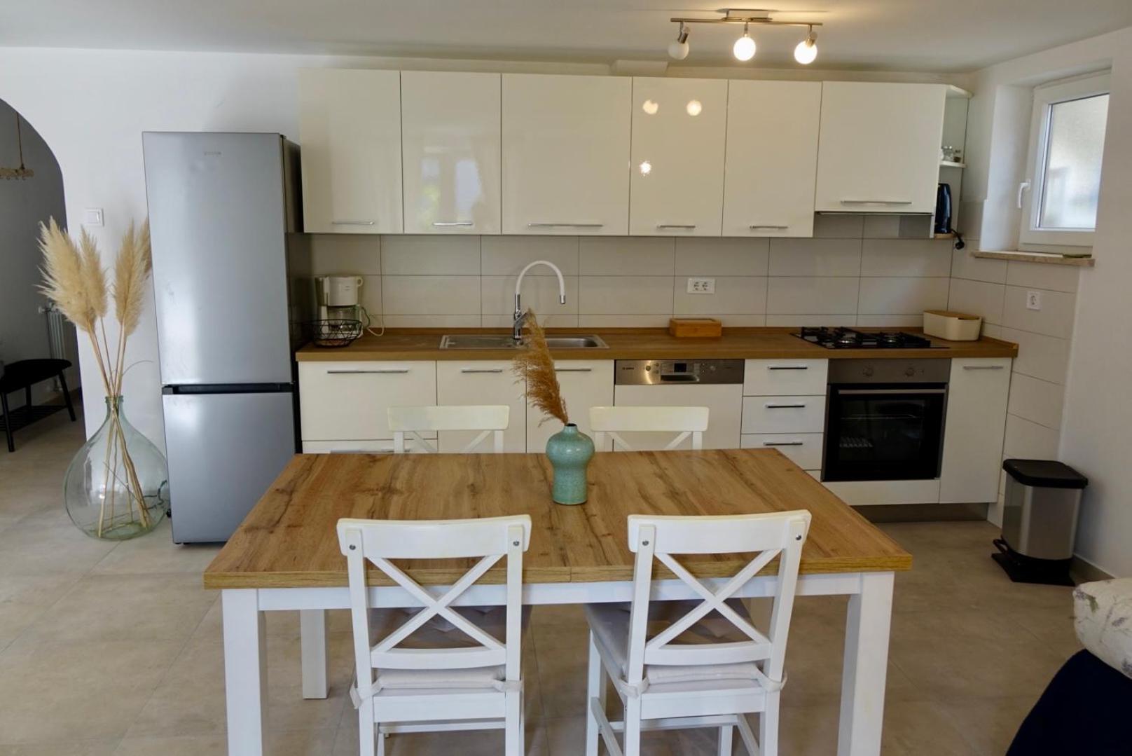 Apartment Luce ポレッチ エクステリア 写真